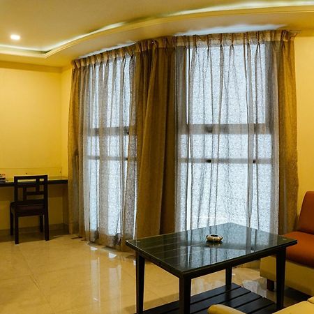 Hotel Viva Inn Yerandwane ภายนอก รูปภาพ