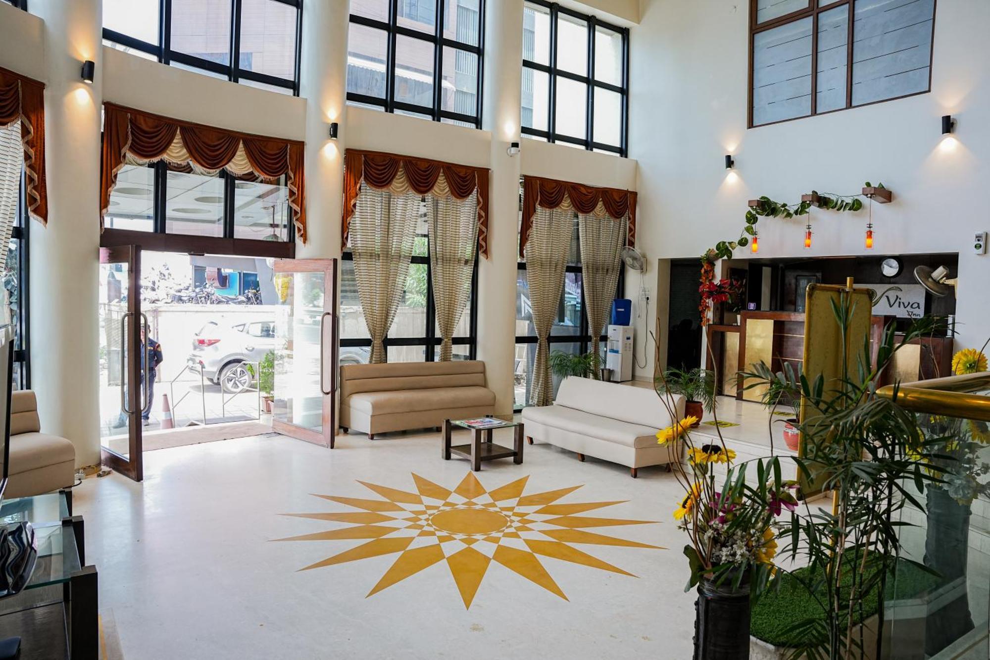 Hotel Viva Inn Yerandwane ภายนอก รูปภาพ
